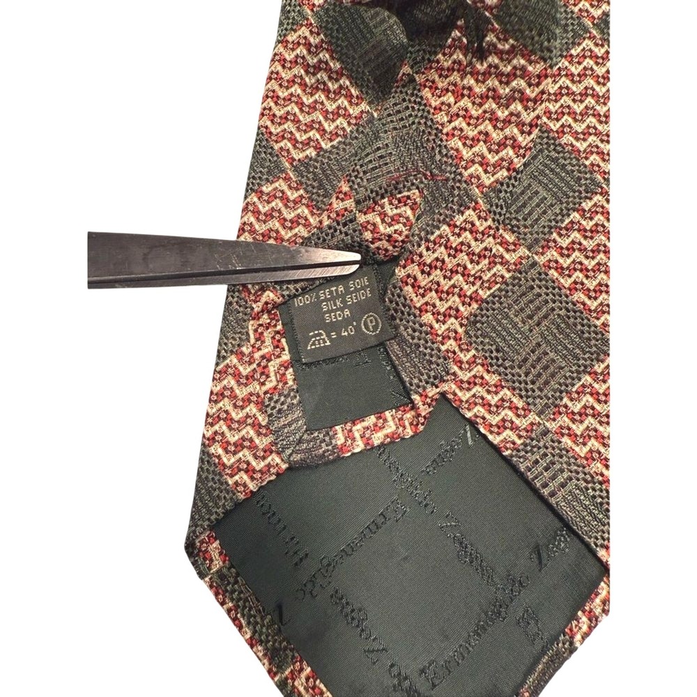 Ermenegildo Zegna 100% Silk Tie Green Red Diamond Motif Italian Business Holiday - Picture 3 of 4